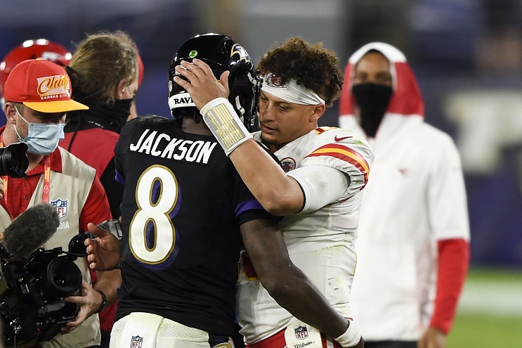 Både Patrick Mahome och Lamar Jackson möter krissituationer under den nya säsongen